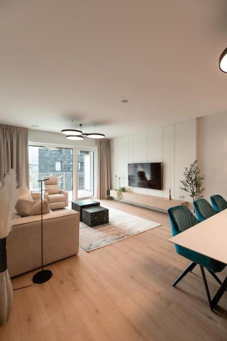 Henry's Appt With A Private 413 - Shared Kitchen * Luxembourg